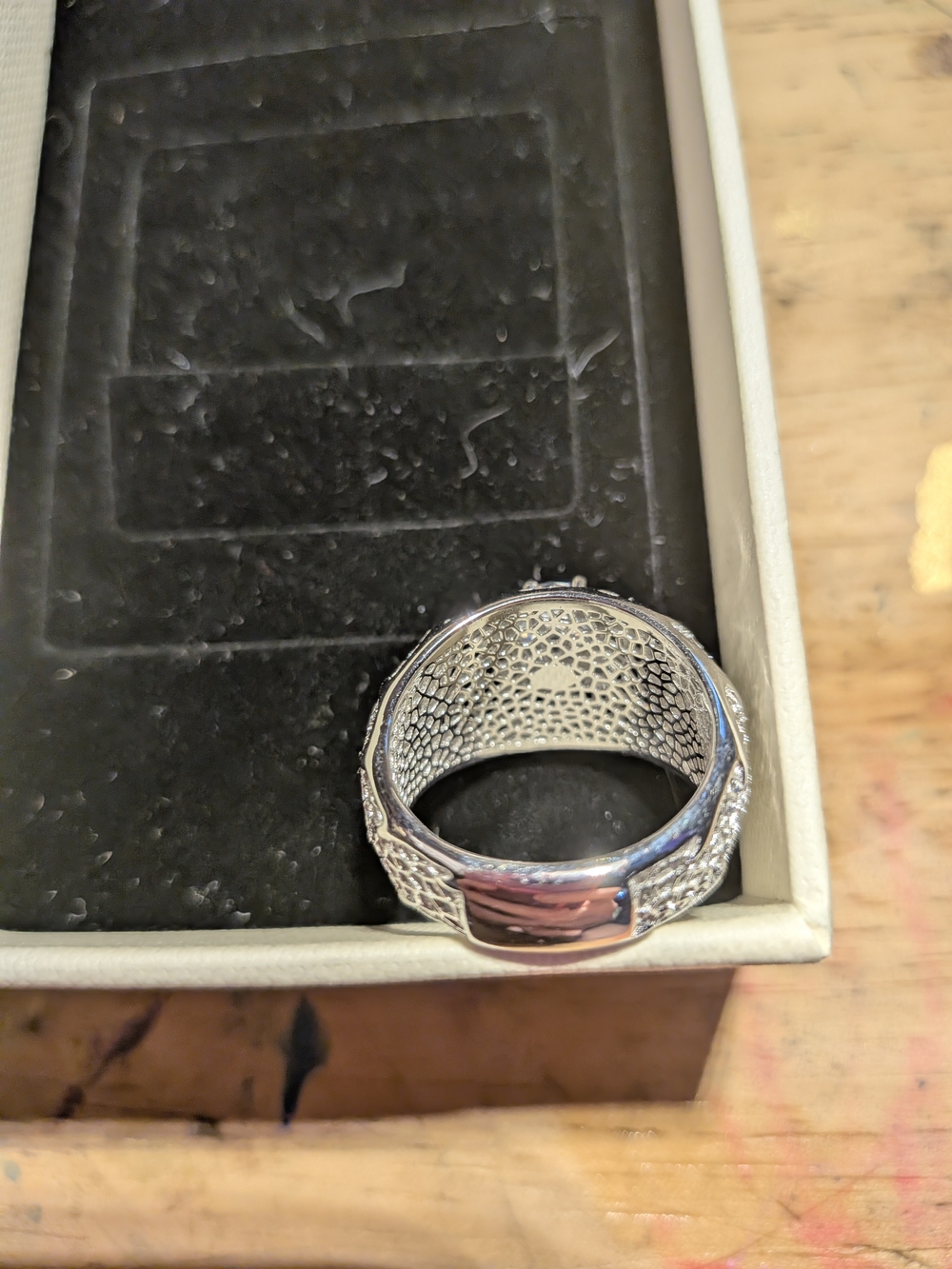 S925 with Clear Center Stone - Picture 2 of 4